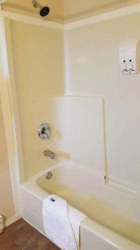The Cedarwood Inn & Suites