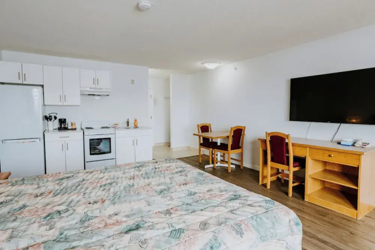 Western Budget Motel Plus Mosaic Suites