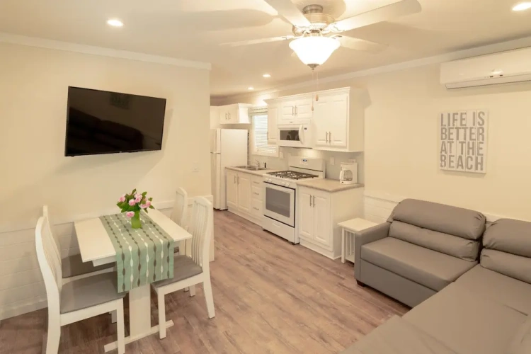 2 Bedrooms Cottage
