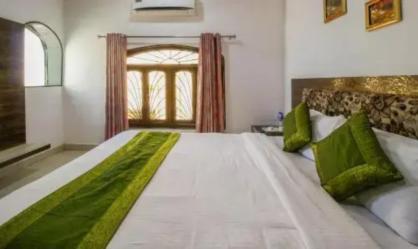 Hotel Sky Light Royal Stay