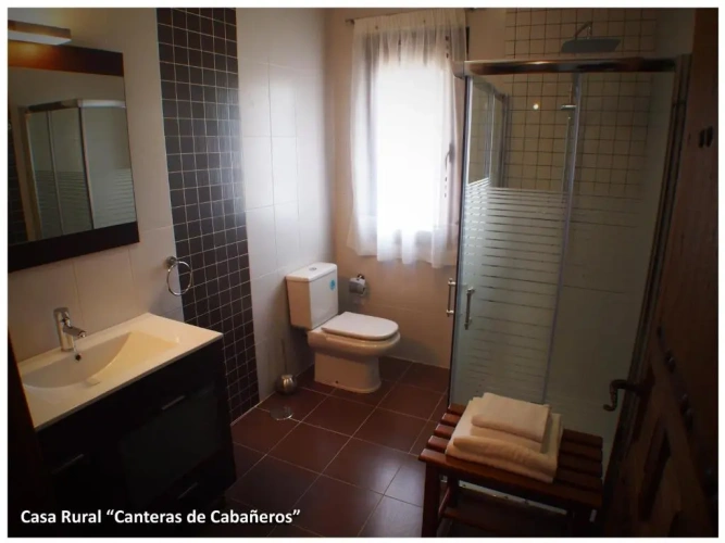 4 Bedrooms Cottage
