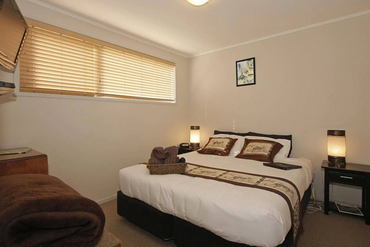 Big Five Motel