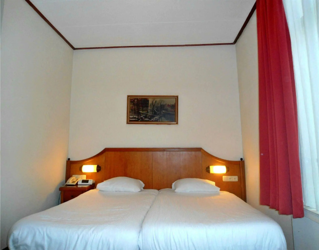 Supper Hotel
