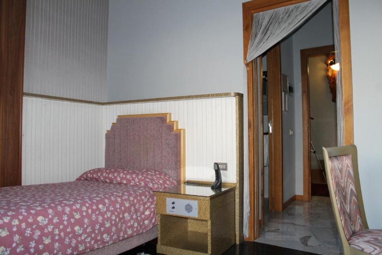 Standard Single room