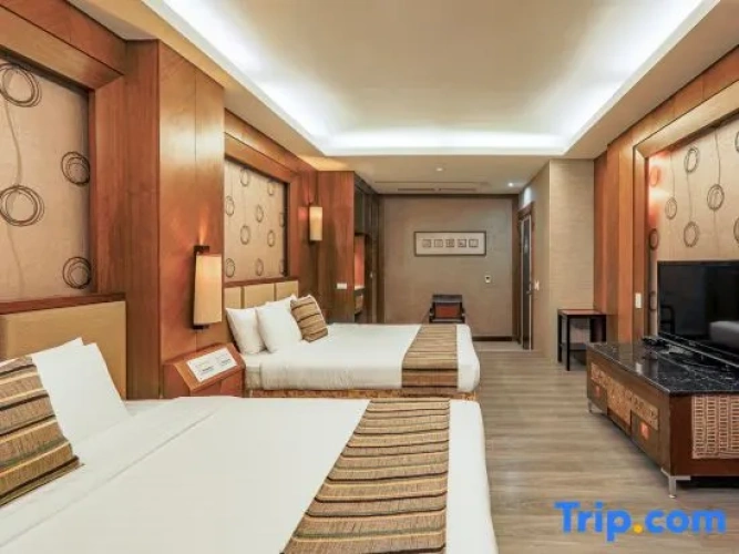 Quadruple Family Suite