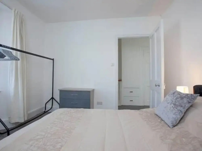 Torquay - House - Sleeps 6 - Pet Friendly