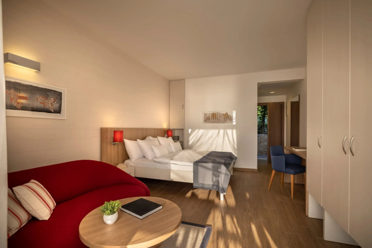Isabella Island Hotel & Villas