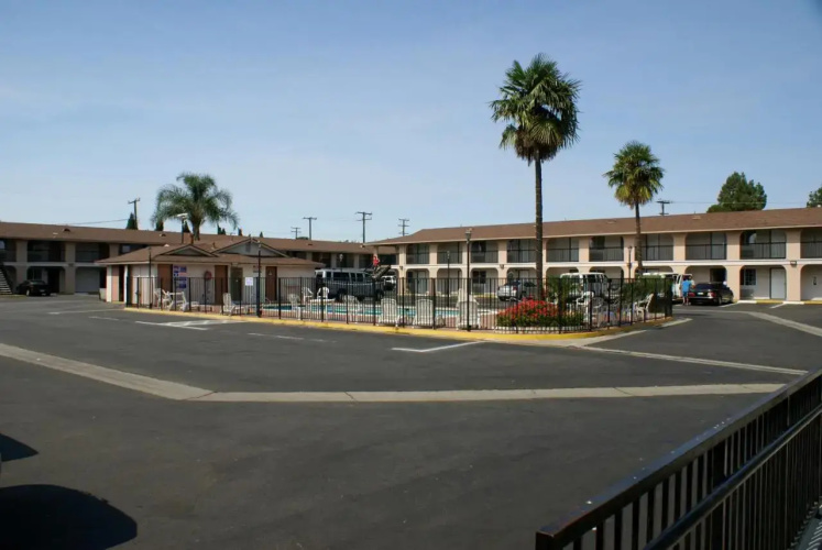 Super 8 Buena Park