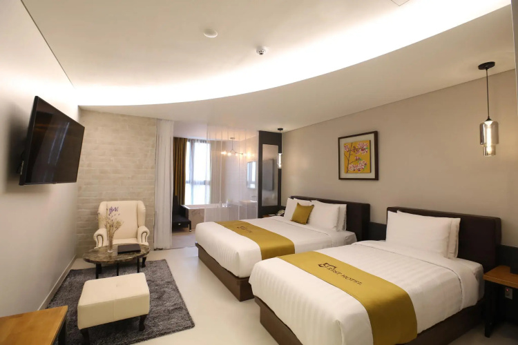 Rest Hotel