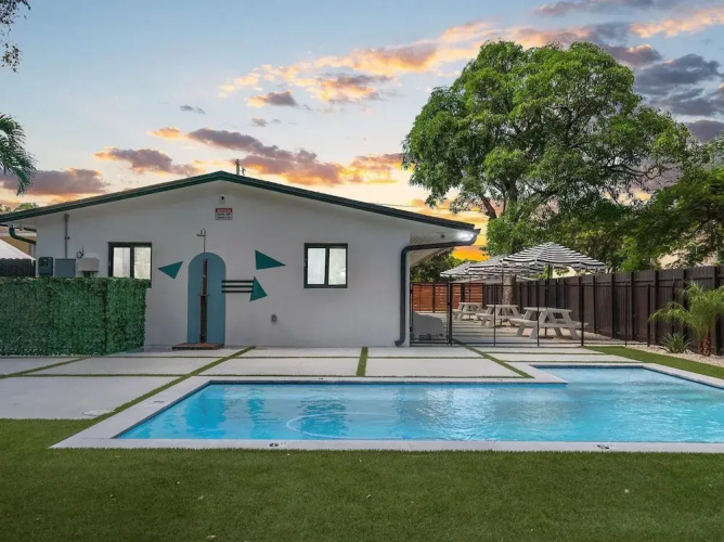 Miami Stay With Pool Luxury