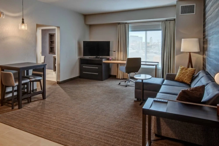 1 Bedroom Suite