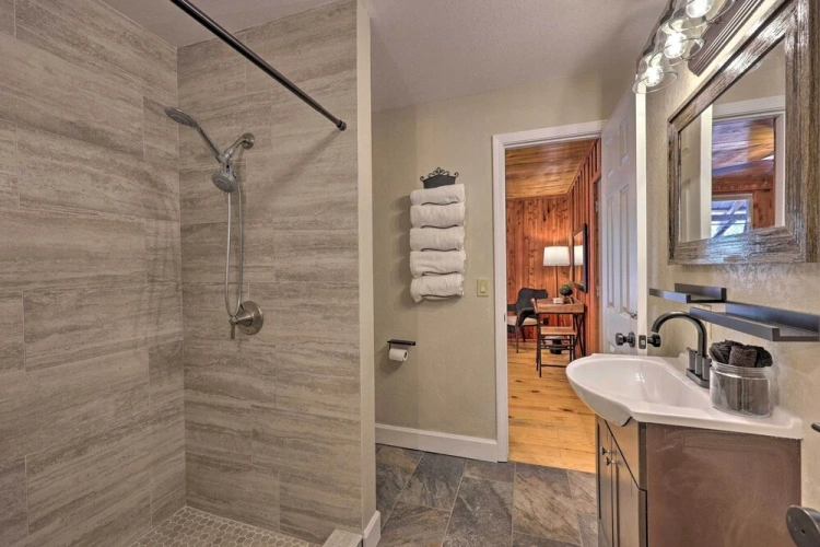 2 Bedrooms Cottage