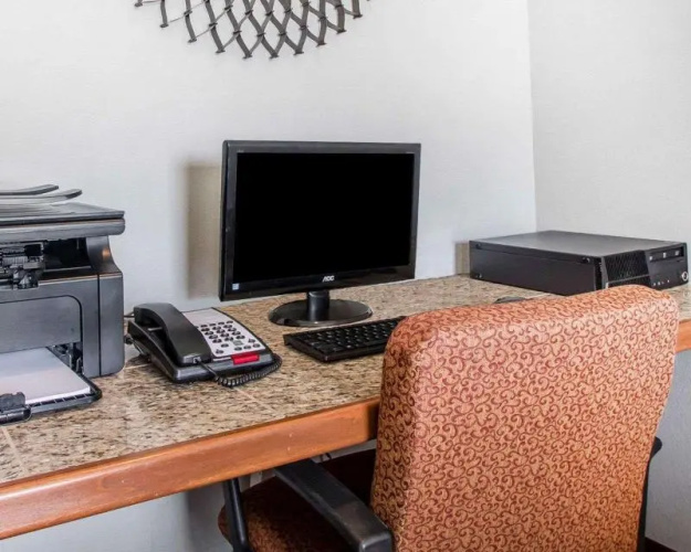 Quality Inn Us65 & E Battlefield Rd Springfield