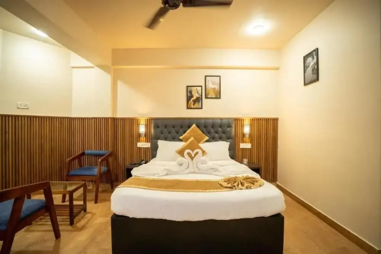 Hotel Mainak