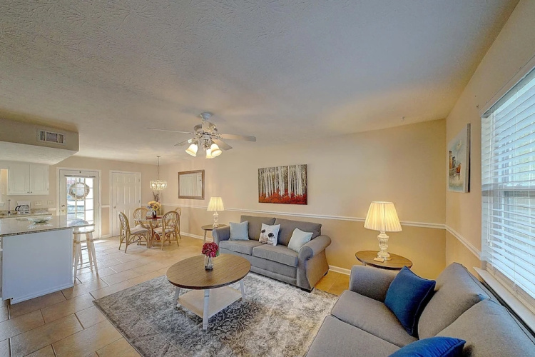 206 White Sandy-pet Friendly