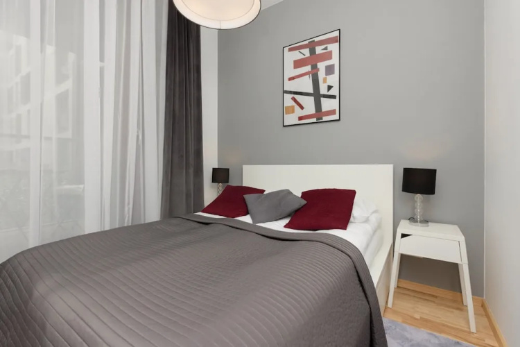 Apartment With Bathub by Renters
