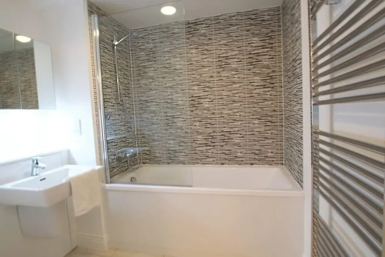 Bright City Centre Flat