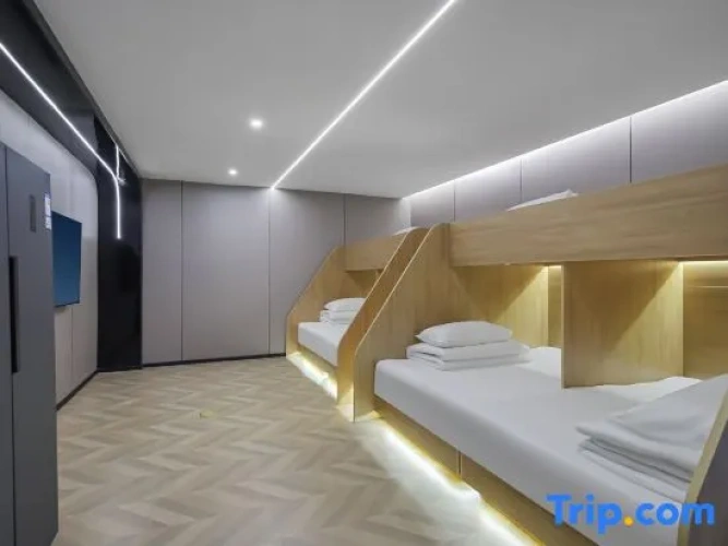 Privilege Sextuple room