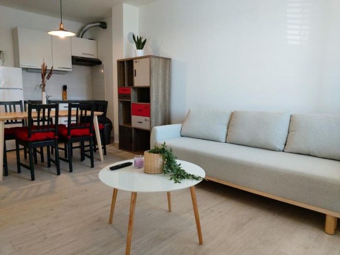 Apartment with garden view