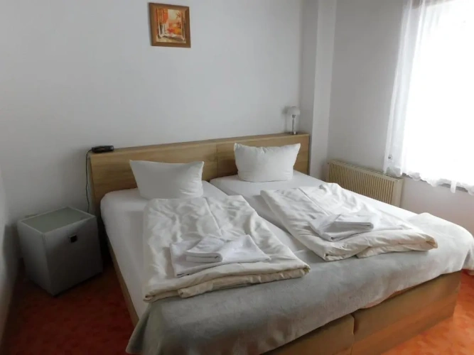 3 Bedrooms Apartment