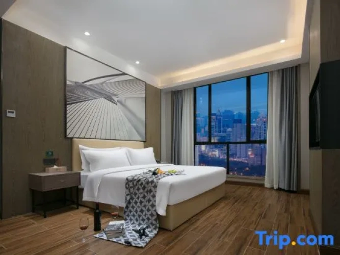 1 Bedroom Business Suite