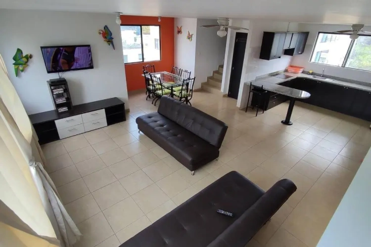 3 Bedrooms Apartment