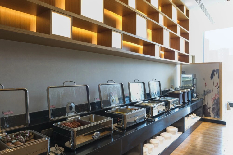 Le Moment City Resort Hotel