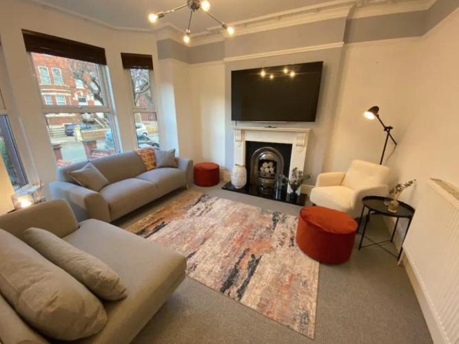 4 Bedrooms Cottage