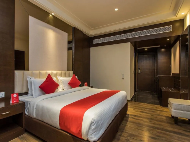 OYO 13104 Hotel 25 Hours