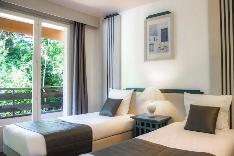 Classic Twin room with balcony