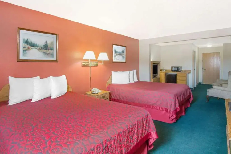 Days Inn Custer