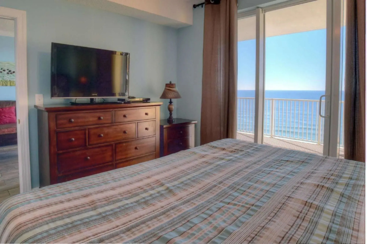 1306 Tropic Winds Resort