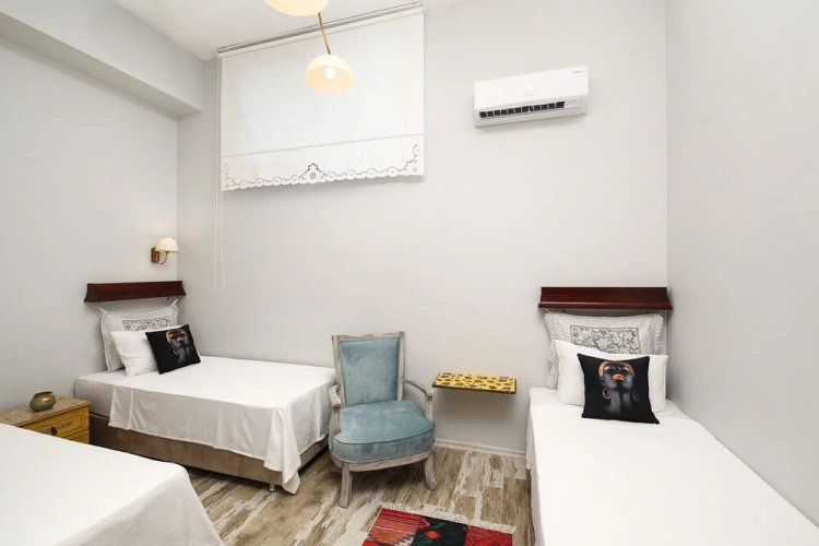 Economy room