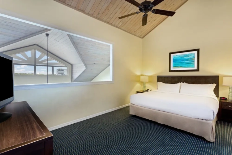 1 Bedroom Suite with balcony and with sunset view