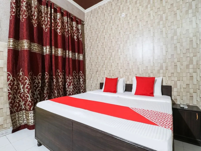 Oyo 46131 Hotel Arora