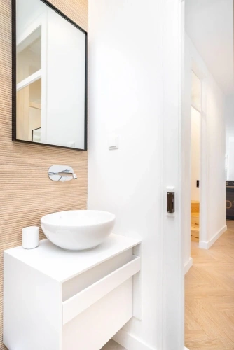 4 Bedrooms Apartment