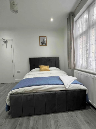 Inviting 2-bed Apartment in Ilford