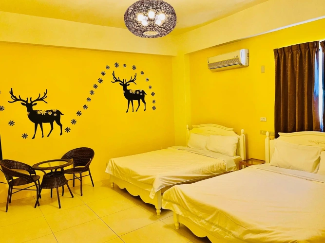 4 Bedrooms Apartment