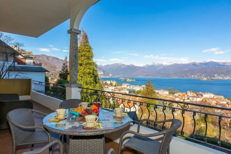 Family Apartment with lake view