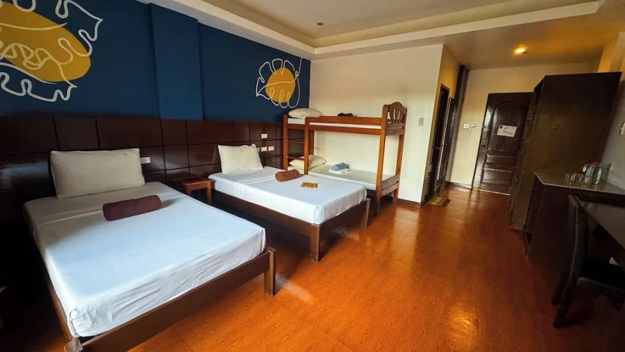 Standard Triple room