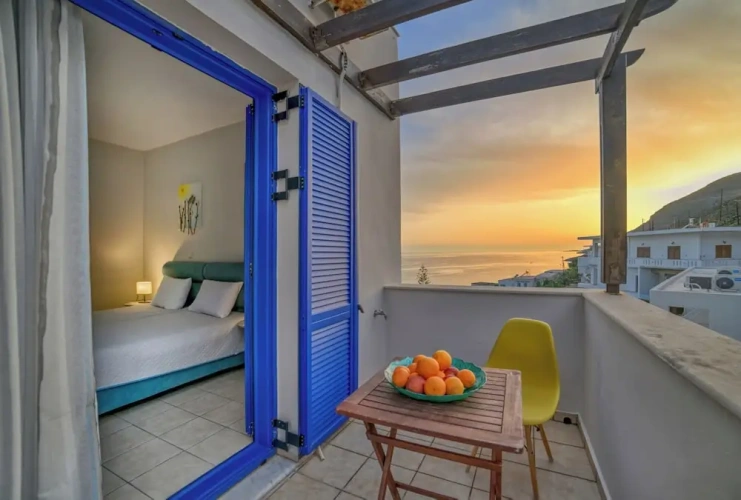 Deluxe Double room with partial sea view