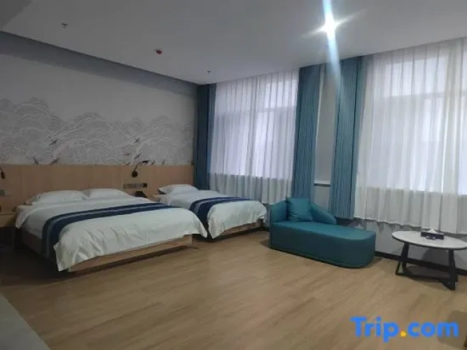 Standard Triple Family room