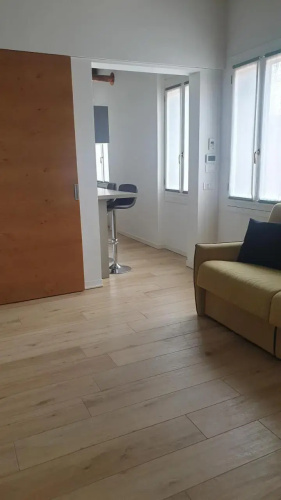 Snc1018 Modern Boutique Apartment