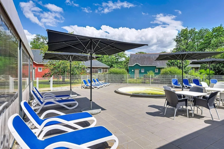 Duplex Cottage With Pool for 4