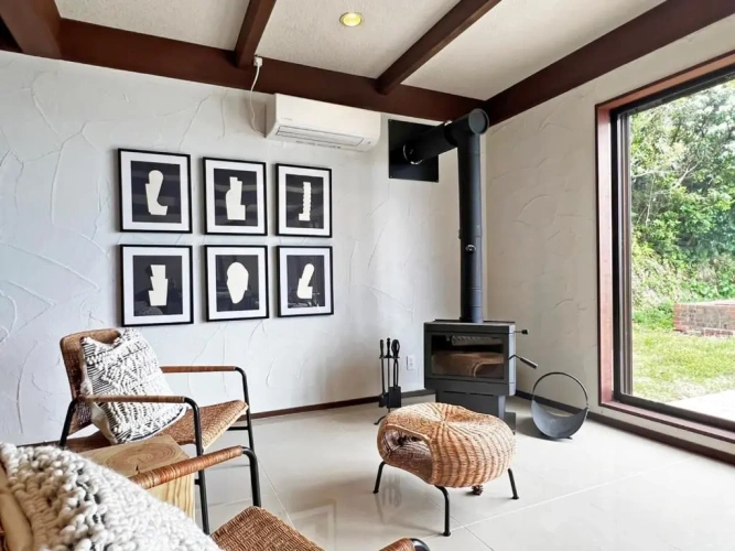 5 Bedrooms Cottage