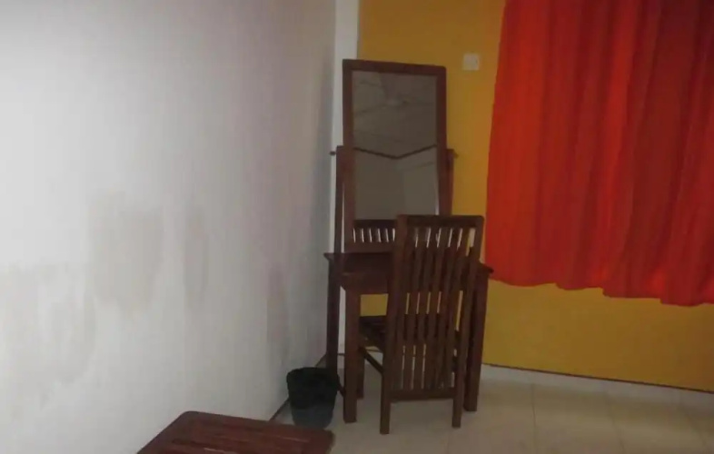 Larn's villa.