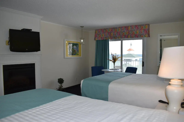 Breakers Resort & Beach Bar