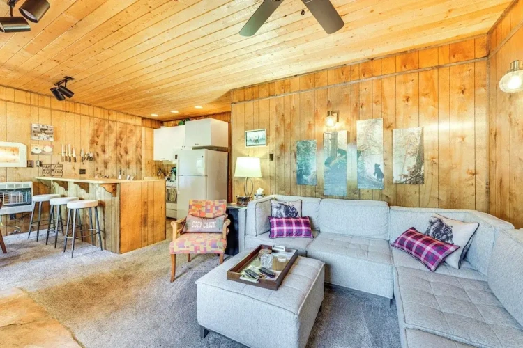 2 Bedrooms Apartment
