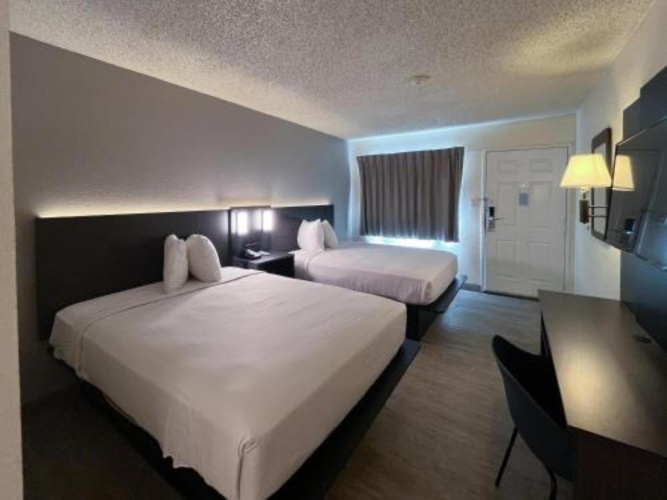Howard Johnson by Wyndham Las Vegas Near The Strip photo 24