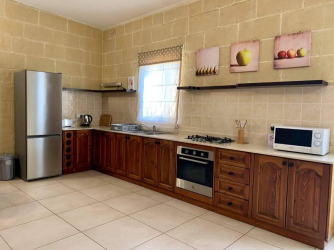 5 Bedrooms Cottage